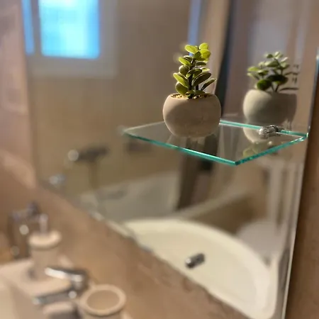 Seaside & Pool Apartament *